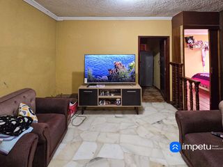 Foto 8 de Se vende casa rentera central en la ciudad de  Loja