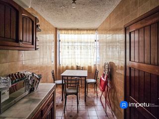 Foto 10 de Se vende casa rentera central en la ciudad de  Loja