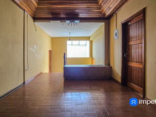 Foto 12 de Se vende casa rentera central en la ciudad de  Loja