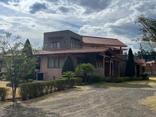 Foto 1 de ESPECTACULAR CASA EN CHUQUIPATA