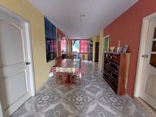 Foto 9 de SE VENDE CASA RENTERA DE OPORTUNIDAD  2 BLOQUES, 440 M² EL PROLETARIADO - SANTO DOMINGO - ECUADOR