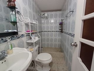 Foto 10 de SE VENDE CASA RENTERA DE OPORTUNIDAD  2 BLOQUES, 440 M² EL PROLETARIADO - SANTO DOMINGO - ECUADOR