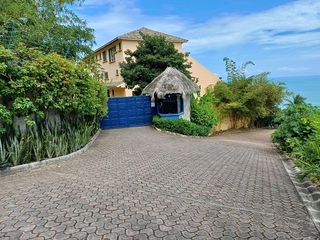 Foto 1 de SE VENDE HERMOSO DEPARTAMENTO AMOBLADO 227 M2.  SAME – ATACAMES – ESMERALDAS – ECUADOR