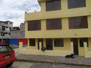 Foto 2 de SE VENDE CASA DE TRES PLANTAS 289,24 M2.  TURUBAMBA ALTO – QUITO - PICHINCHA