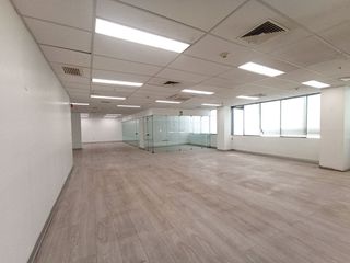 Foto 14 de Alquiler De Edificio Completo Para Oficinas En Surco Cerca A La Embajada De Estados Unidos