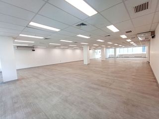 Foto 11 de Alquiler De Edificio Completo Para Oficinas En Surco Cerca A La Embajada De Estados Unidos
