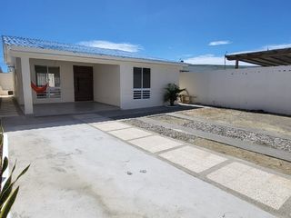 Foto 1 de Salinas - Sector del Country Club, casa por estrenar de 3 dormitorios y terreno de 250 m2 (2690,98 sq ft)