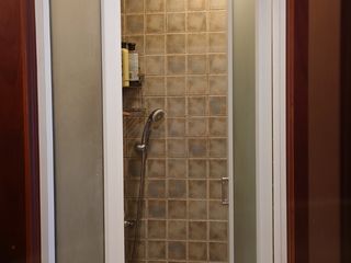Foto 20 de ESPACIOSA CASA de 5 Dormitorios EN VENTA ubicada a pocos pasos de la Av de las Américas y Puertas del Sol