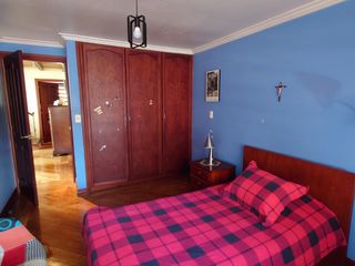 Foto 21 de ESPACIOSA CASA de 5 Dormitorios EN VENTA ubicada a pocos pasos de la Av de las Américas y Puertas del Sol