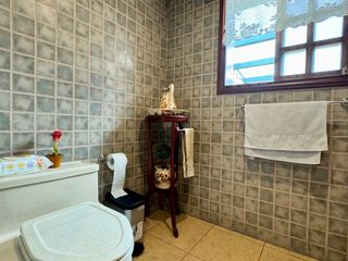 Foto 23 de ESPACIOSA CASA de 5 Dormitorios EN VENTA ubicada a pocos pasos de la Av de las Américas y Puertas del Sol
