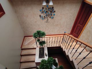 Foto 28 de ESPACIOSA CASA de 5 Dormitorios EN VENTA ubicada a pocos pasos de la Av de las Américas y Puertas del Sol