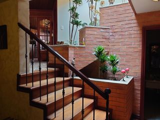 Foto 29 de ESPACIOSA CASA de 5 Dormitorios EN VENTA ubicada a pocos pasos de la Av de las Américas y Puertas del Sol