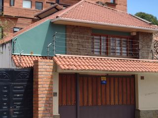 Foto 33 de ESPACIOSA CASA de 5 Dormitorios EN VENTA ubicada a pocos pasos de la Av de las Américas y Puertas del Sol