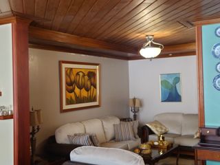 Foto 9 de ESPACIOSA CASA de 5 Dormitorios EN VENTA ubicada a pocos pasos de la Av de las Américas y Puertas del Sol