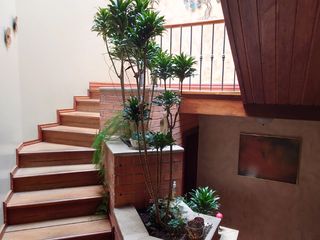 Foto 12 de ESPACIOSA CASA de 5 Dormitorios EN VENTA ubicada a pocos pasos de la Av de las Américas y Puertas del Sol