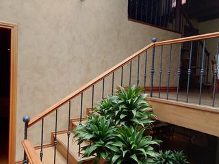Foto 13 de ESPACIOSA CASA de 5 Dormitorios EN VENTA ubicada a pocos pasos de la Av de las Américas y Puertas del Sol