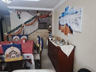 Foto 2 de Venta casa de dos pisos amueblada en Ciudadela Guayacanes, norte de Guayaquil.