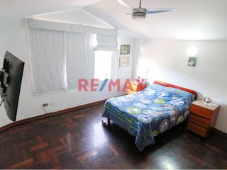 Foto 12 de Casa De 4 Pisos En San Borja Con Minidepartamento