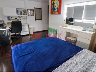Foto 16 de Casa De 4 Pisos En San Borja Con Minidepartamento