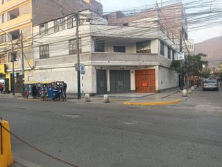 Foto 2 de SE ALQUILA LOCAL COMERCIAL FRENTE MERCADO DE MANGOMARCA - ESQUINA - ALTAMENTE COMERCIAL