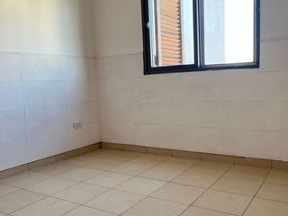 Foto 3 de VENTA DEPARTAMENTO 3 AMBIENTES CON COCHERA - VILLA SARMIENTO