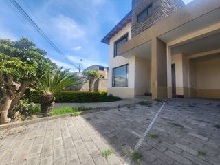 Foto 5 de Vendo casa independiente en La Mitad del Mundo