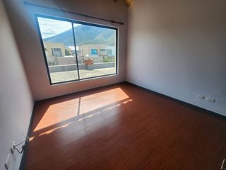 Foto 14 de Vendo casa independiente en La Mitad del Mundo
