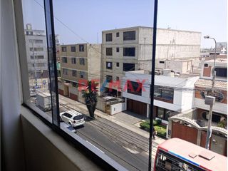 Foto 1 de Venta De Bonito Departamento En Urb Los Cipreces - Lima