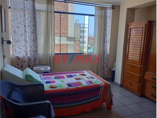 Foto 4 de Venta De Bonito Departamento En Urb Los Cipreces - Lima