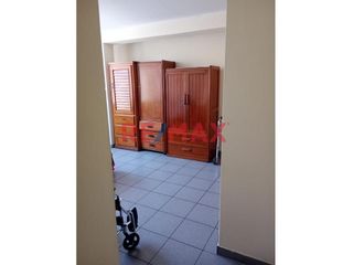 Foto 5 de Venta De Bonito Departamento En Urb Los Cipreces - Lima