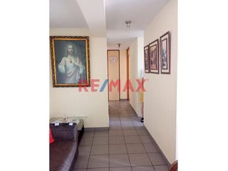 Foto 9 de Venta De Bonito Departamento En Urb Los Cipreces - Lima