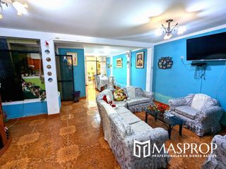 Foto 3 de Espaciosa Casa de 2 Niveles en Alfonso Ugarte III Etapa, Tacna