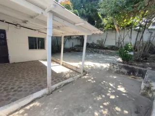 Foto 18 de VENDO AMPLIA CASA EN EL BARRIO OLAYA
