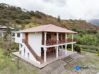 Foto 1 de Casa con terreno en venta en Malacatos a pocos minutos del pueblo