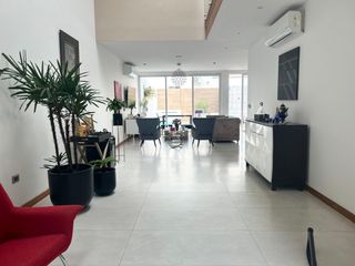 Foto 3 de Via la Costa, Alquilo Hermosa Casa con Acabdos de Primera y Piscina