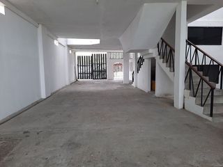 Foto 10 de SE VENDE CASA DE 3 DEPARMENTOS,  FRENTE A LA PLAYA ATACAMES – ESMERLDAS - ECUADOR