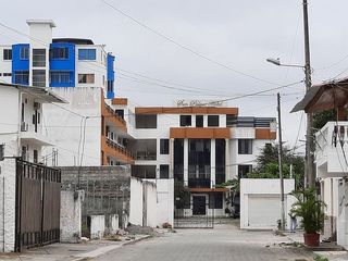Foto 21 de SE VENDE CASA DE 3 DEPARMENTOS,  FRENTE A LA PLAYA ATACAMES – ESMERLDAS - ECUADOR