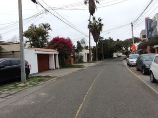 Foto 1 de VENDO CASA COMO TERRENO CON 36 mts DE FRENTE URB SANTA TERESA  SURCO