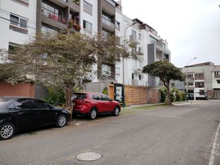 Foto 3 de VENDO CASA COMO TERRENO CON 36 mts DE FRENTE URB SANTA TERESA  SURCO