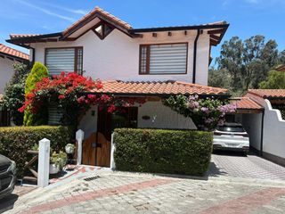 Foto 1 de SE RENTA CASA 200M2 4 DORMITORIOS, PATIO CONJUNTO PRIVADO, SECTOR TUMBACO