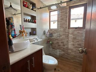 Foto 19 de SE RENTA CASA 200M2 4 DORMITORIOS, PATIO CONJUNTO PRIVADO, SECTOR TUMBACO