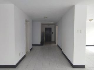 Foto 10 de Renta de departamento sector González Suárez, centro norte, seguridad 24/7.