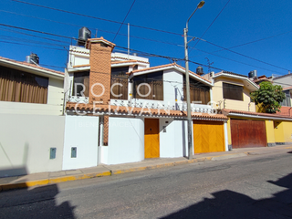 Foto 1 de ¡VENDO CASA en Portales de Cayma! Ideal vivienda/negocio - $$
