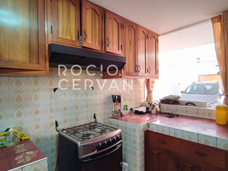Foto 3 de ¡VENDO CASA en Portales de Cayma! Ideal vivienda/negocio - $$