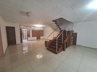 Foto 2 de **¡VENTA EXCLUSIVA! HERMOSA CASA EN URB. SANTA CATALINA – LA VICTORIA 🏡✨**