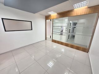 Foto 4 de SE ARRIENDA LINDA OFICINA DE 80M2 CON VARIOS AMBIENTES REPÚBLICA DEL SALVADOR.