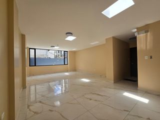 Foto 1 de Venta Local u oficina interior en PB, calle La Razón entre el Mercurio y El Comercio, 42.26 M2 útil más un parqueadero  $69.500