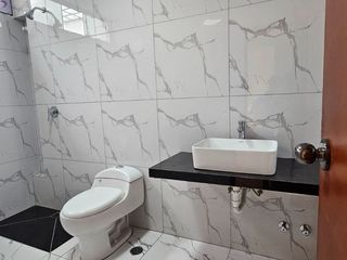 Foto 6 de VENTA CASA MODERNA 2 PISOS URB. MOCHICA (LPADILLA)