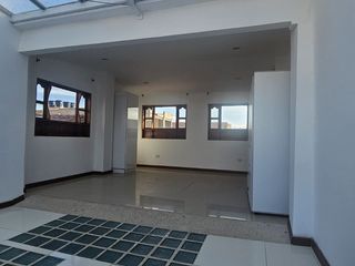 Foto 2 de Venta  de excelente casa remodelada  en Cota Cundinamarca,sector Pueblo Viejo .