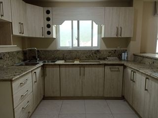 Foto 3 de EN VENTA CASA MÁS DEPARTAMENTO CUMBRES- CEIBOS